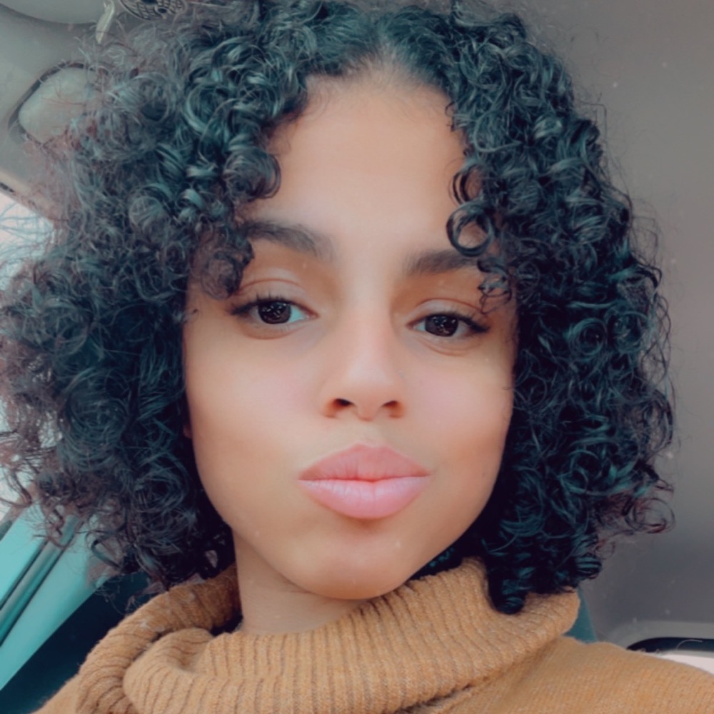 Meet your Posher, Alicia